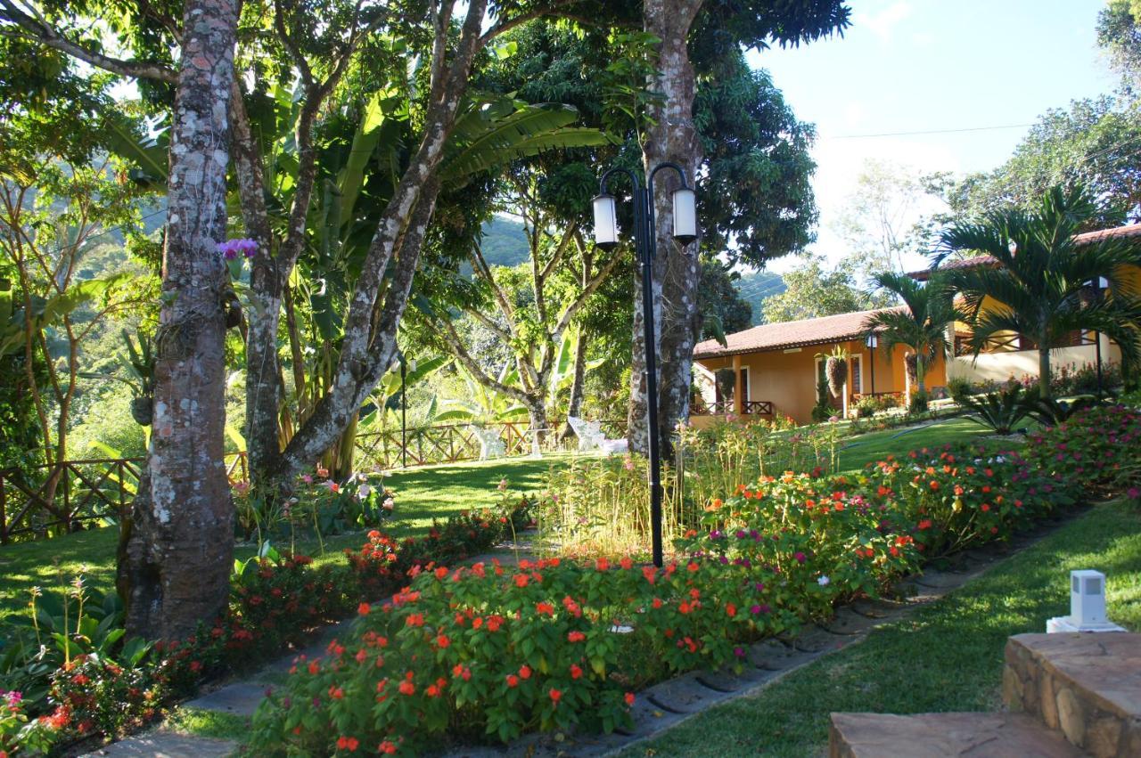 Hotel Cantinho Das Flores Guaramiranga Exterior foto